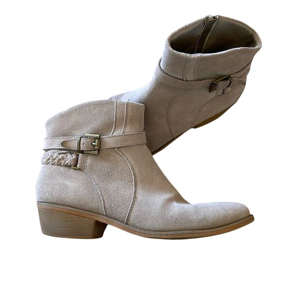 BareTraps suede booties ⭐️ - Picture 1 of 8